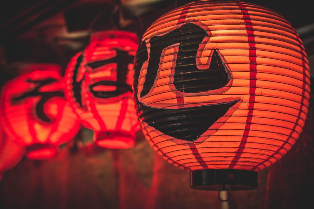 Le SBI japonais lance un fonds de cryptomonnaie comprenant XRP - pixabay - lanterns-g768e4608a_1280