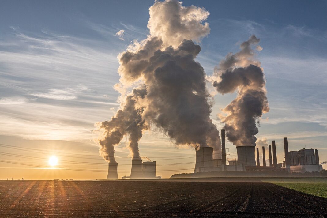 Écologie Ripple (XRP) a récemment versé 100 millions de dollars pour réduire les émissions de carbone - pixabay - power-plant-g358736413_1280